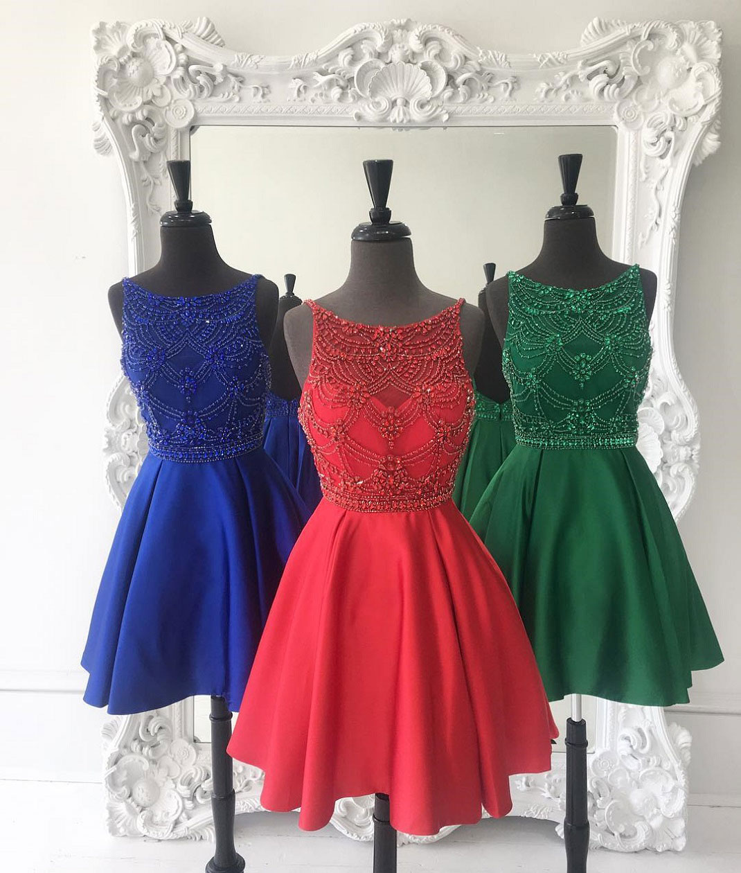 2017 Simple Jewel Sleeveless Open-back Shiny Beading Homecoming Dresses Apd2633