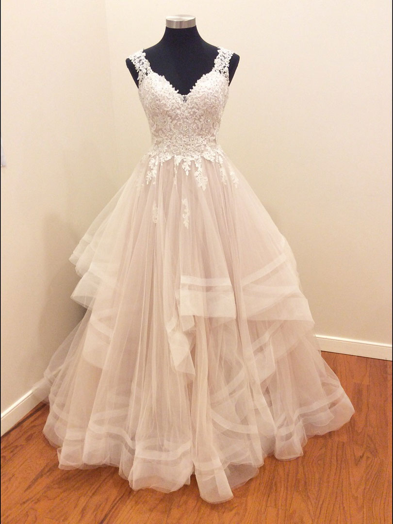 2018 A-line Princess V Neck Sleeveless Floor Length Bridal Dress Asd27027