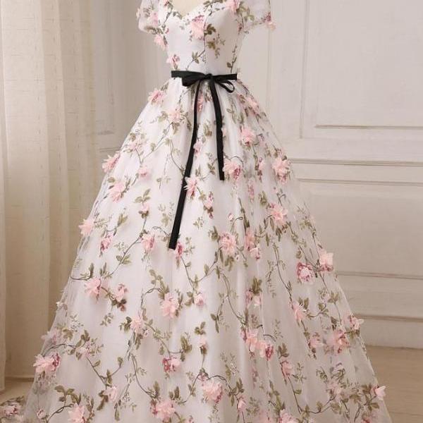 A-Line/Princess Sleeveless V Neck Floor-Length Prom Dresses with Embroidery Appliques
