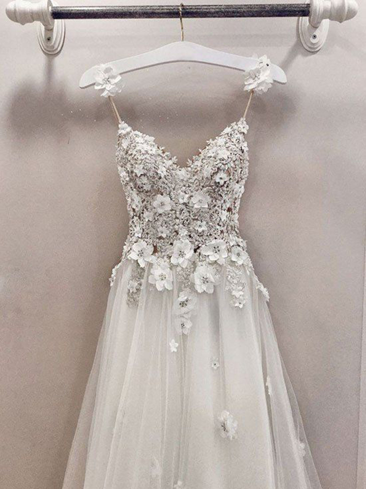 Chiffon A-Line/Princess Spaghetti Straps Floor-Length Formal Dresses with Pleated main image 1
